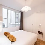 Central And Renovated Parisian Apartment, 6-7 Guests